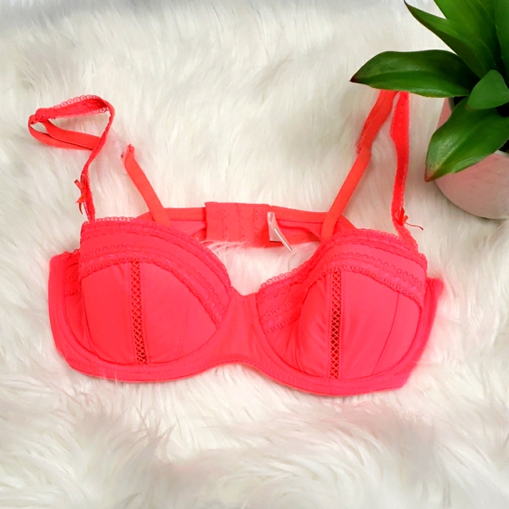 Secret possession neon bra